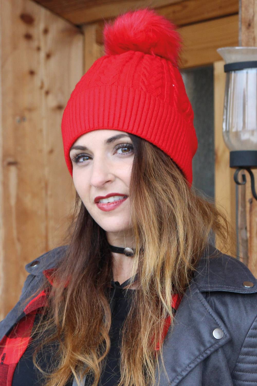 Stylebreaker Feinstrick Bommelmütze mit Zopfmuster Limitierter Zeitrabatt